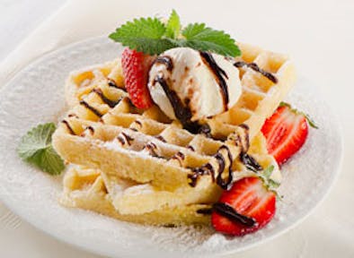 Nyd nybagte belgiske vafler med dit favoritfyld.