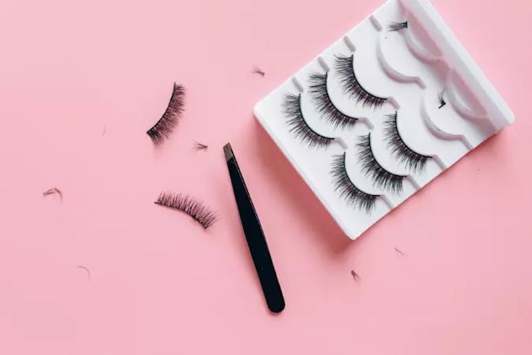 bedste franseserum uden prostaglandin, lash serum uden prostaglandin, øjenvippeserum følsomme øjne, øjenvippeserum prostaglandiner